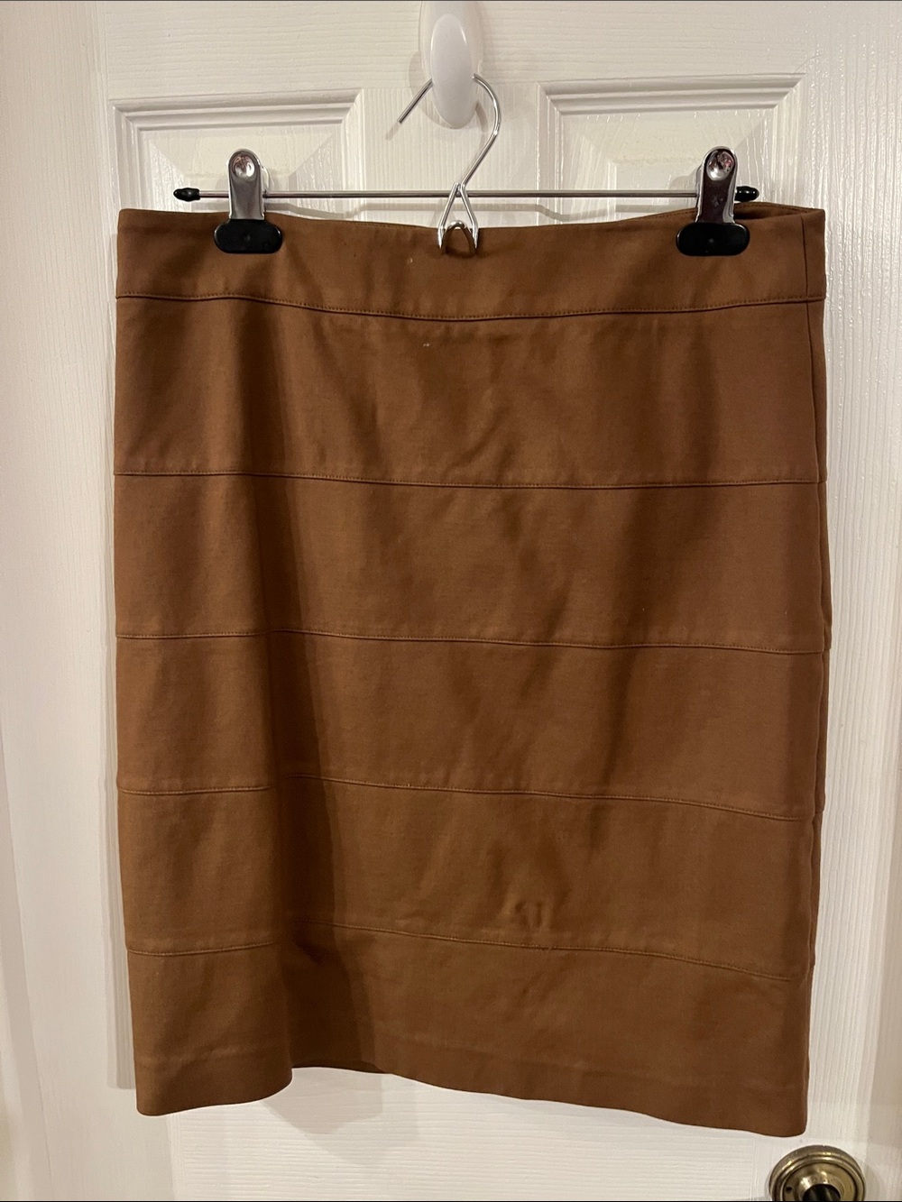 Virtue Classic Brown Women's Pencil Skirt size 6
Stretch